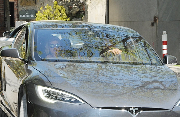 Yerli ve yabancı yıldız isimlerin lüks otomobilleri! - Sayfa 25