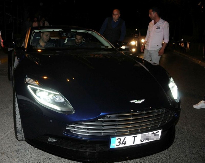 Yerli ve yabancı yıldız isimlerin lüks otomobilleri! - Sayfa 12