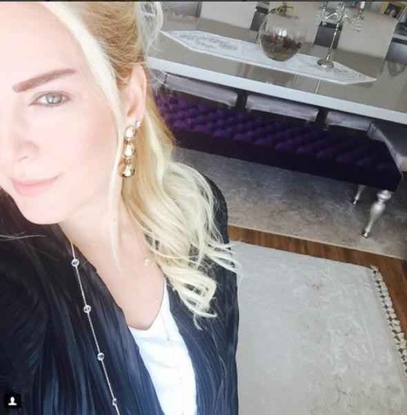 90'ların sevilen şarkıcısını görenler artık tanıyamıyor! - Sayfa 10