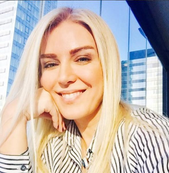 90'ların sevilen şarkıcısını görenler artık tanıyamıyor! - Sayfa 9