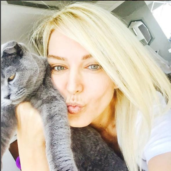 90'ların sevilen şarkıcısını görenler artık tanıyamıyor! - Sayfa 15