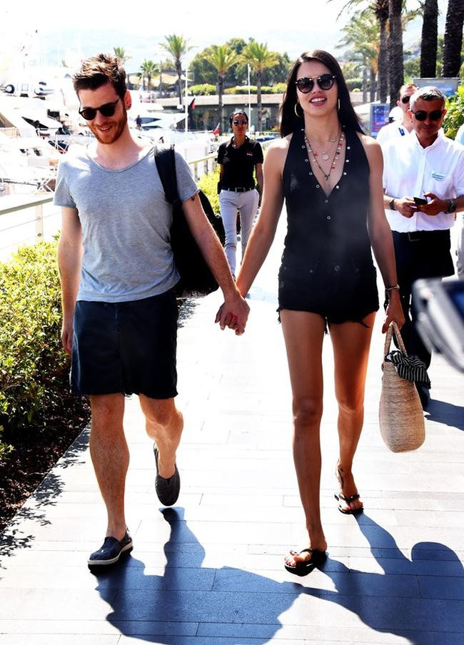 Adriana Lima, Metin Hara'dan bebek istiyor! - Sayfa 6