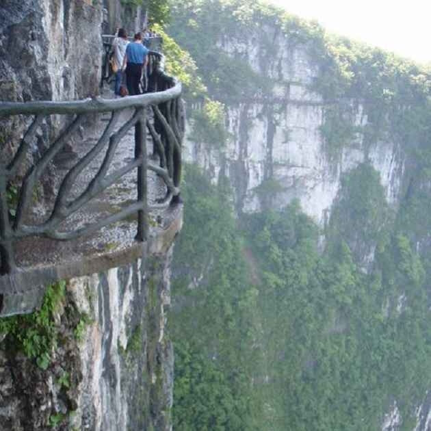 Çin'in Cennet Kapısı Dağı'nda vertigo garantili korkunç cam yol! - Sayfa 16