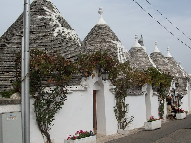 Yüzyıllar öncesinden kalan sıra dışı manastır ziyaretçileri ürkütüyor! - Sayfa 6