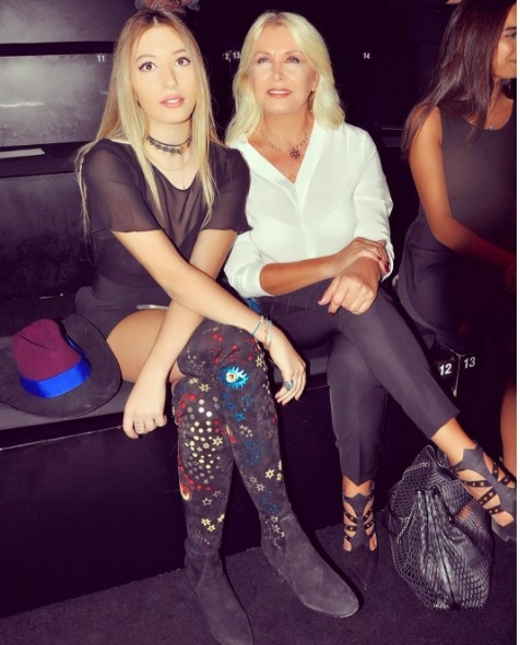 Nergis Kumbasar'dan, kızı Yasmin Erbil'in cesur pozlarına şaşırtan yaklaşım! - Sayfa 15