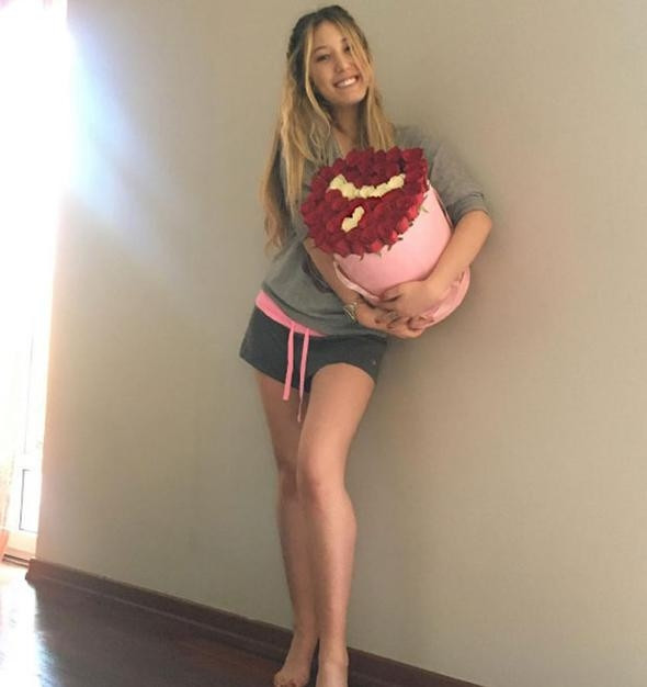 Nergis Kumbasar'dan, kızı Yasmin Erbil'in cesur pozlarına şaşırtan yaklaşım! - Sayfa 23