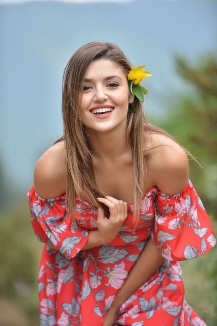 Hande Erçel'e yeni sevgiliden büyük yasak! - Sayfa 54