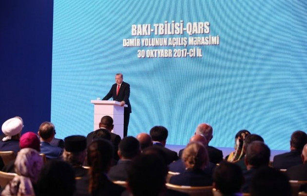 Bakü-Tiflis-Kars Demiryolu Hattı görkemli bir törenle açıldı! - Sayfa 21