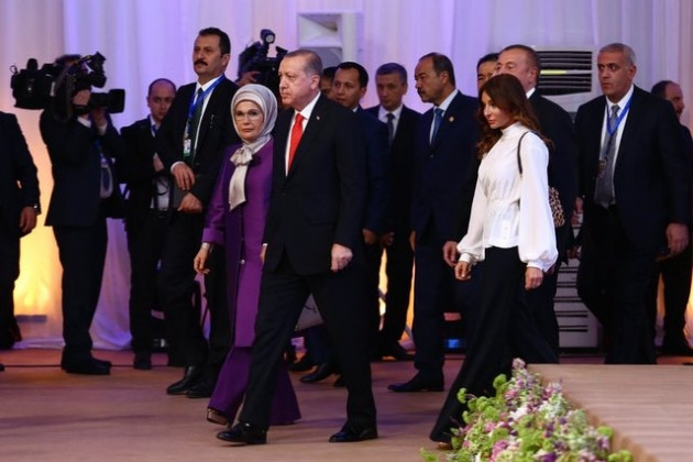 Bakü-Tiflis-Kars Demiryolu Hattı görkemli bir törenle açıldı! - Sayfa 10