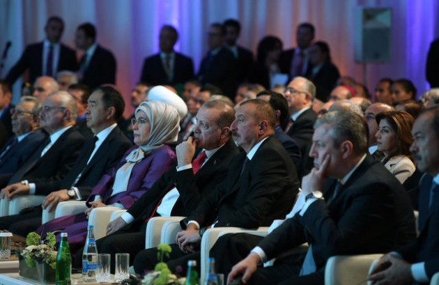 Bakü-Tiflis-Kars Demiryolu Hattı görkemli bir törenle açıldı! - Sayfa 14