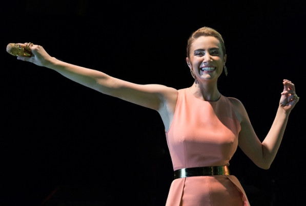 Sıla yorgun düşüp uyuyakaldı, sosyal medya çalkalandı! - Sayfa 15