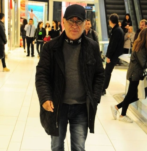 Şener Şen yeni filmi "Yol Ayrımı" ile beyazperdeye geliyor! - Sayfa 16