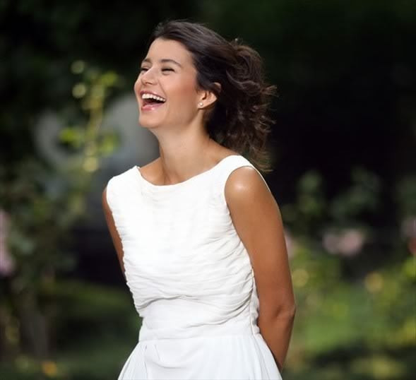 Beren Saat mum gibi eriyip bitti! - Sayfa 19