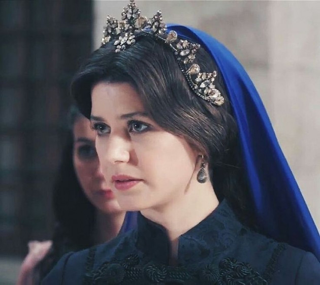 Beren Saat mum gibi eriyip bitti! - Sayfa 33