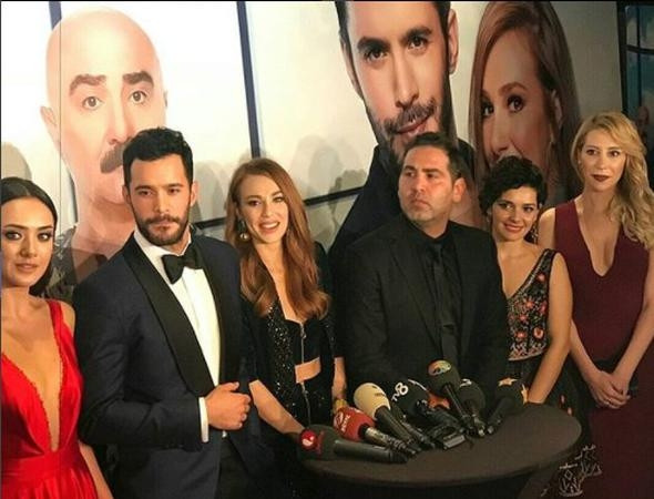 Gupse Özay, Barış Arduç'un yanından ayrılmadı! - Sayfa 16