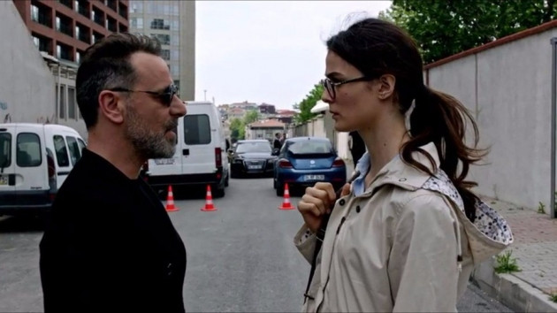 Büşra Develi oyunculukta yaşadığı iniş ve çıkışları Miss Vogue Türkiye'ye anlattı! - Sayfa 28