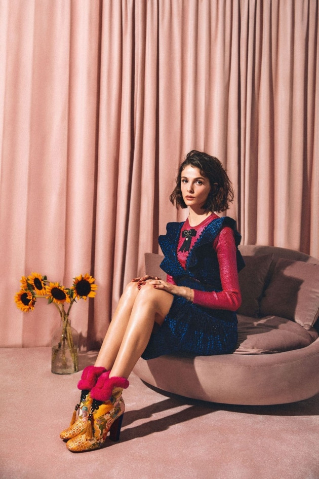 Büşra Develi oyunculukta yaşadığı iniş ve çıkışları Miss Vogue Türkiye'ye anlattı! - Sayfa 23