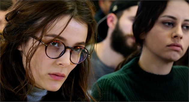 Büşra Develi oyunculukta yaşadığı iniş ve çıkışları Miss Vogue Türkiye'ye anlattı! - Sayfa 29