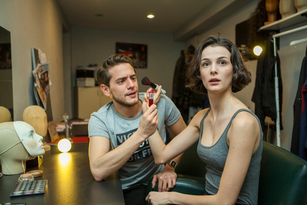 Büşra Develi oyunculukta yaşadığı iniş ve çıkışları Miss Vogue Türkiye'ye anlattı! - Sayfa 19