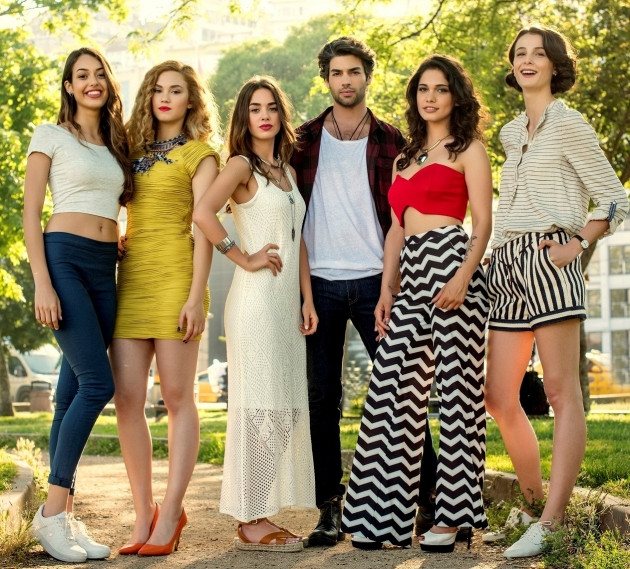 Büşra Develi oyunculukta yaşadığı iniş ve çıkışları Miss Vogue Türkiye'ye anlattı! - Sayfa 10