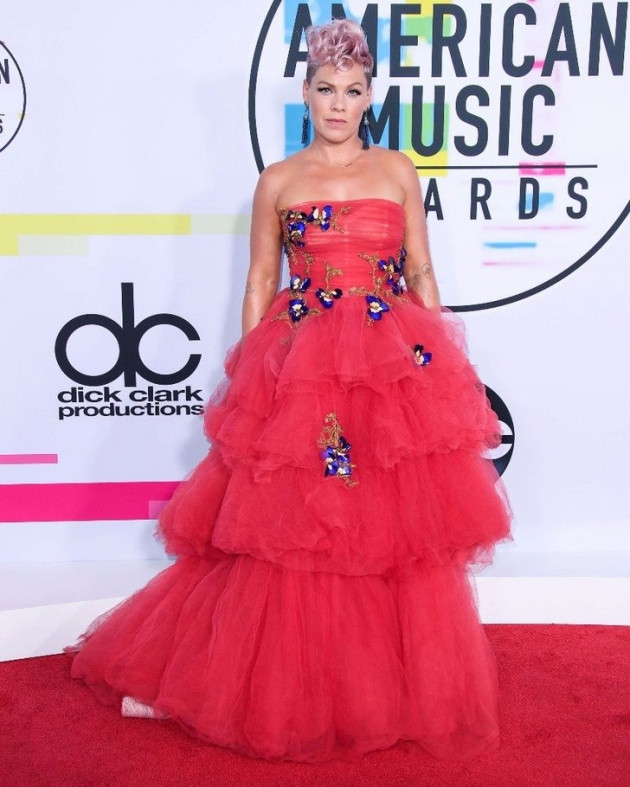 '2017 Amerikan Müzik Ödülleri' muhteşem bir törenle sahiplerini buldu! - Sayfa 23