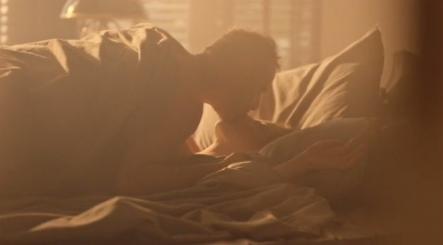 Serenay Sarıkaya cesur sahneleriyle hayranlarını şaşırtıyor! - Sayfa 12