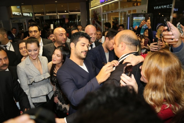 'Kardeşim Benim 2' galasında ustaya saygısız hareket! - Sayfa 11