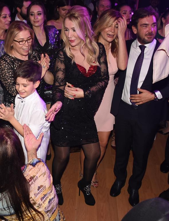 Sanat camiası bu düğünle bir araya geldi! - Sayfa 15