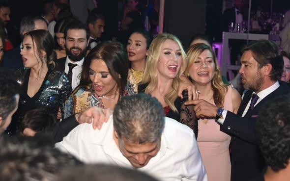 Sanat camiası bu düğünle bir araya geldi! - Sayfa 22