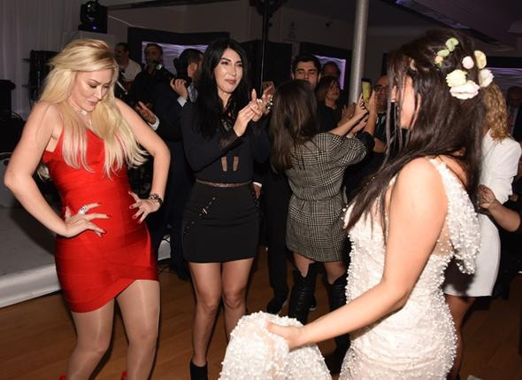 Sanat camiası bu düğünle bir araya geldi! - Sayfa 18