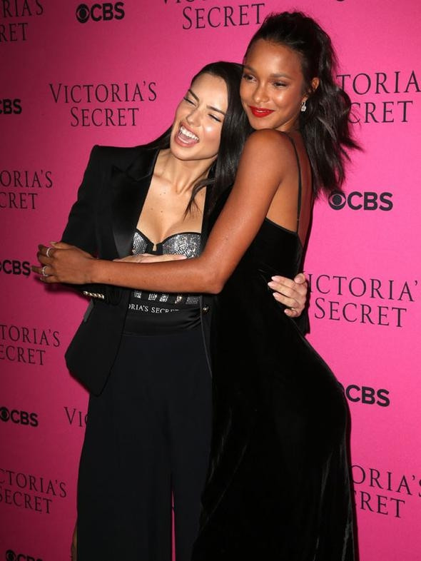 Gösterim partisinde Victoria Secret rüzgarı esti! - Sayfa 7