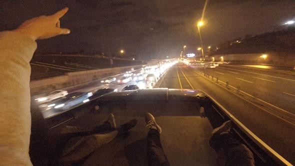 Metrobüsün 'üstünde' 12 durak gitti! - Sayfa 7