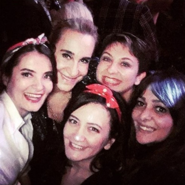 Cem Yılmaz hem sevgilisi hem de eski eşiyle geçmişe gitti! - Sayfa 14