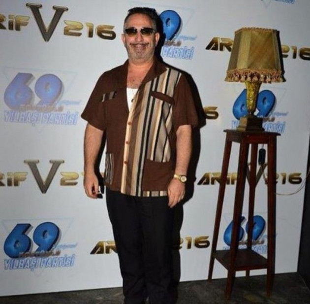 Cem Yılmaz hem sevgilisi hem de eski eşiyle geçmişe gitti! - Sayfa 6