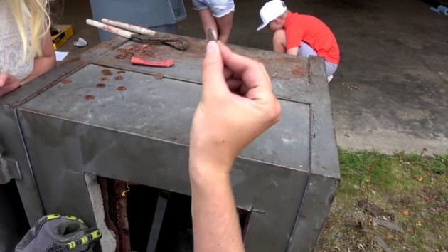 Dedesinden kalan kasanın içini açınca gözlerine inanamadı! - Sayfa 25