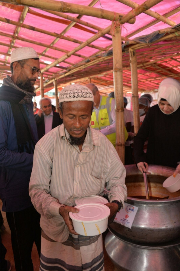 Numan Kurtulmuş mülteci kamplarını ziyaret etti / GALERİ - Sayfa 17