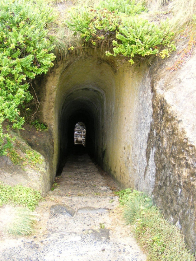 Bu tünel öyle bir yere açılıyor ki... - Sayfa 11