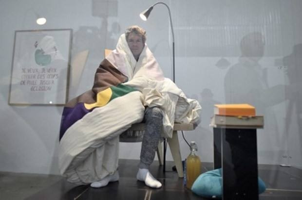 Ünlü sanatçı kuluçkaya yattı! - Sayfa 10