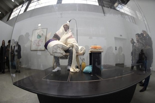 Ünlü sanatçı kuluçkaya yattı! - Sayfa 6